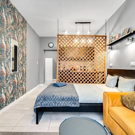Papuga ~ 700m Main Square ~ Self Check-in 24h Apartment